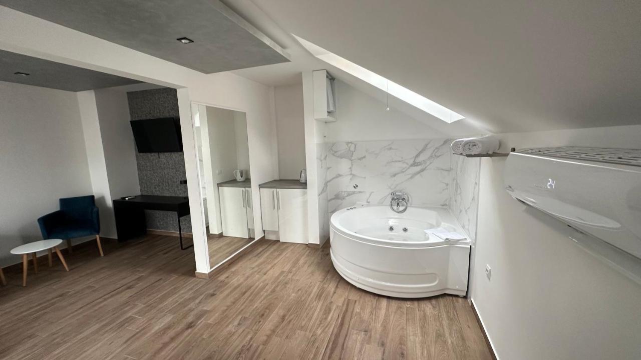 Seti Gorgeous Apartments With Jacuzzi เบลเกรด ภายนอก รูปภาพ